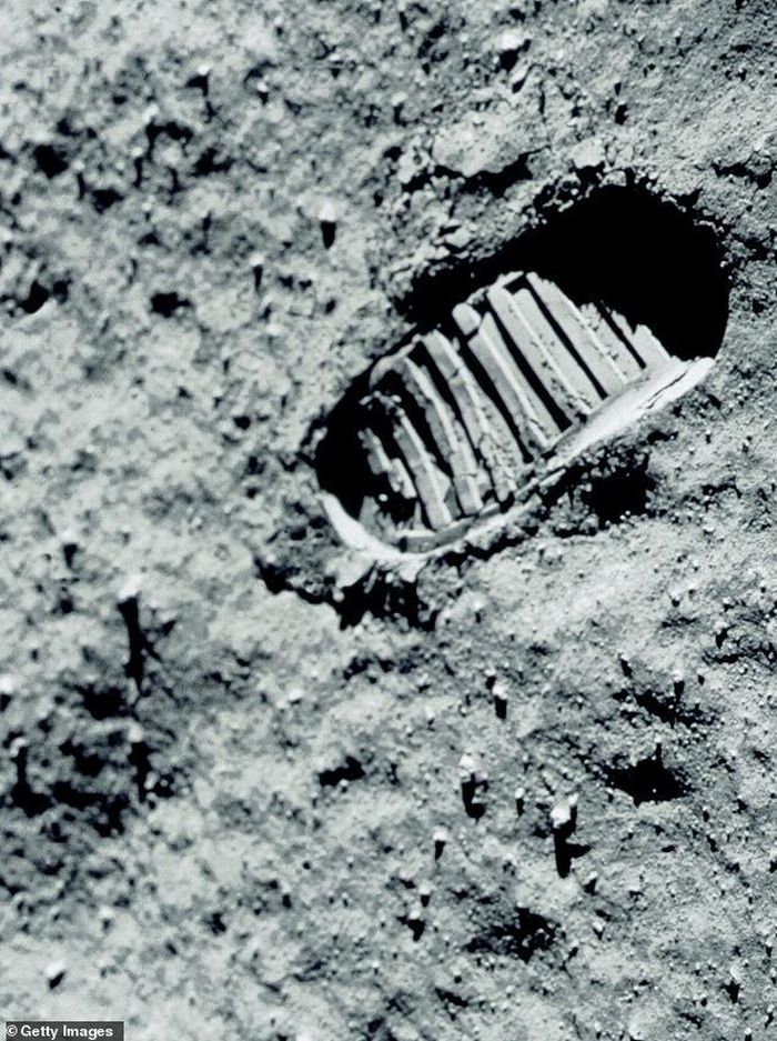 Sự cố này được NASA giữ kín trong nhiều năm để tránh dư luận công kích. NASA đã rút ra được bài học kinh nghiệm quý giá trong việc chuẩn bị các linh kiện dự phòng cho các chuyến bay Apollo lên Mặt trăng sau đó. Bởi, đôi khi một hỏng hóc kỹ thuật nhỏ nhặt đến không ngờ có thể gây nên một thảm họa lịch sử, cũng như làm cho biết bao công sức và tiền bạc của người Mỹ phải trôi sông đổ biển.