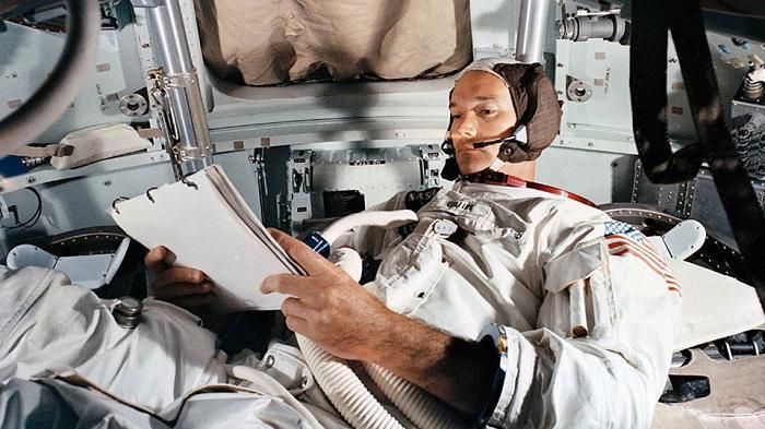 Đến giờ cất cánh ngày 21/7/1969, Aldrin bấm nút khởi động tên lửa và Eagle từ từ cất lên khỏi mặt trăng. Giải pháp chữa cháy của Aldrin đã mang lại hiệu quả không ngờ, cứu mạng hai người Trái đất đầu tiên đặt chân lên Mặt trăng và cứ ngỡ đã phải gửi thây trên ấy.