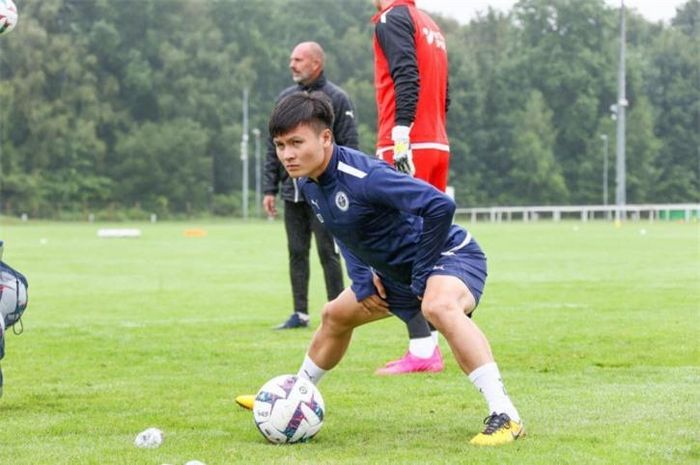 Sự chuyên nghiệp của Quang Hải khiến đồng đội ngưỡng mộ
