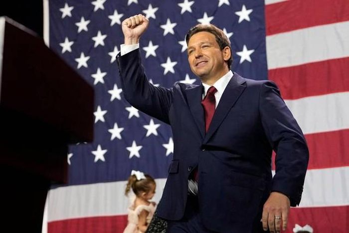 Phe Cộng hòa đã giành chiến thắng quan trọng ở bang "chiến địa" Florida, nơi Thống đốc Ron DeSantis dự kiến tái đắc cử. Đây là tin vui với đảng Cộng hòa bởi bang Florida từng là "sân nhà" của đảng Dân chủ bởi tập trung đông cử tri người Mỹ gốc Latin. Tuy nhiên, năm nay, dường như "gió đã đổi chiều", đảng Dân chủ của Tổng thống Joe Biden đã mất đi một phần sự ủng hộ của cử tri gốc Latin. Chiến thắng này có thể trở thành bệ phóng để Thống đốc bang Florida - Ron DeSantis chạy đua cuộc bầu cử Tổng thống Mỹ 2024.