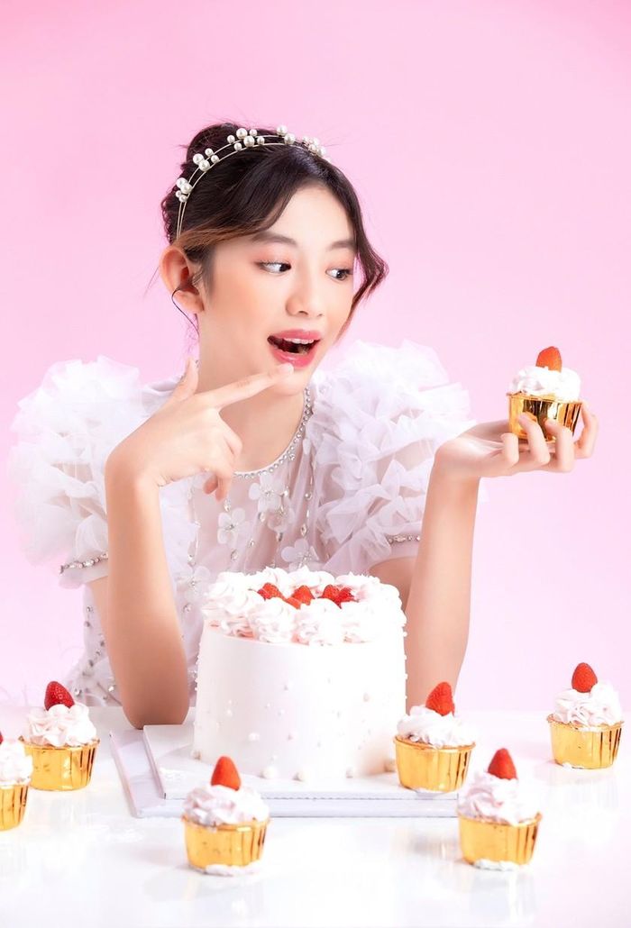 Hoa hậu Du lịch Việt Nam 2008 tự hào khi con gái không “ỷ lại” vào mẹ. Ảnh: NV. 