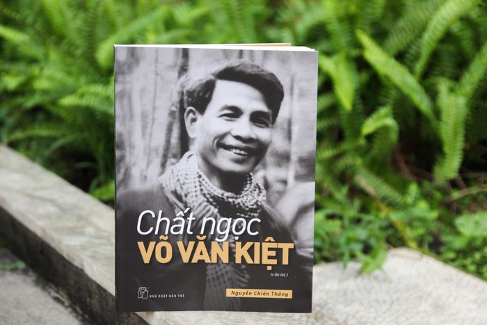 Sách Chất ngọc Võ Văn Kiệt. Nguồn: NXB Trẻ. 