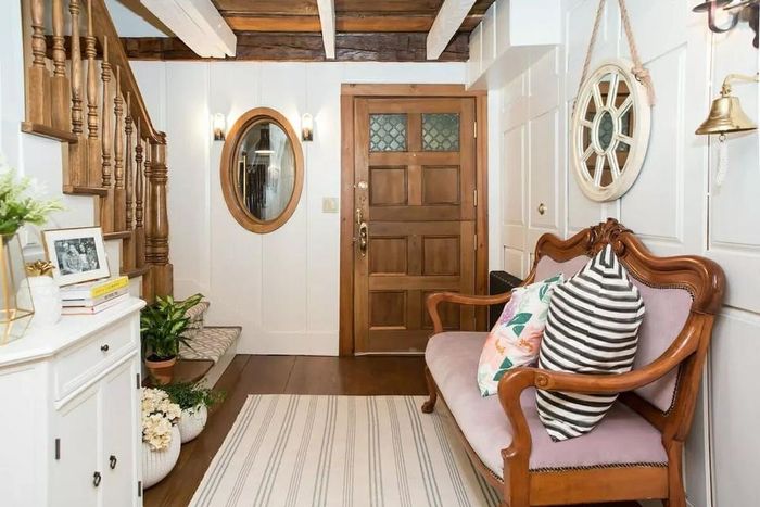 Phong cách Farmhouse trong đời sống hiện đại có sự cân bằng giữa yếu tố cũ và mới. Ảnh: Decorilla.
