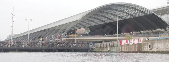 Những bãi gởi xe đạp có khắp nơi ở Amsterdam, Hà Lan. Ảnh: H.LAM