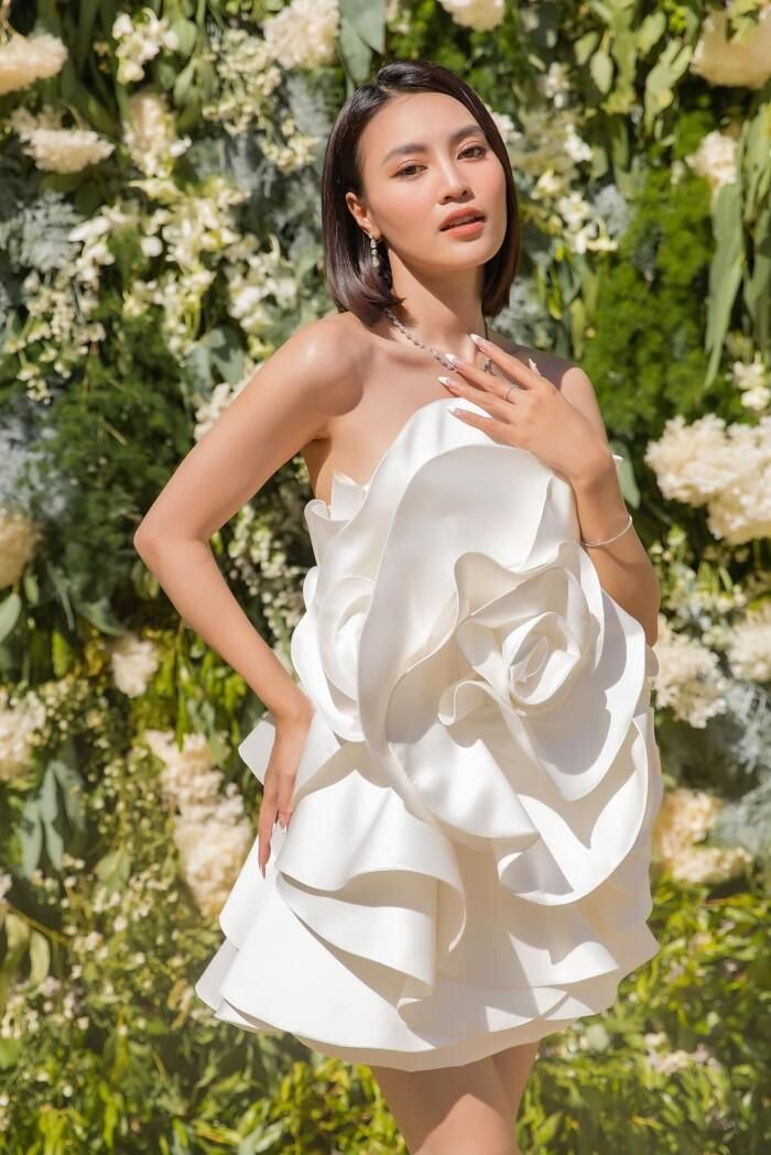 Sau nhiều năm tham gia diễn xuất, cân nhiều vai nặng ký, Ninh Dương Lan Ngọc được xem là ngọc nữ kế nhiệm của Hà Tăng. 
