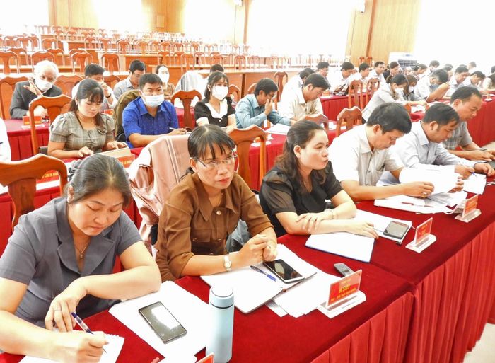 Huyện Đak Đoa chú trọng bồi dưỡng chuyên môn nghiệp vụ, lý luận chính trị cho đội ngũ cán bộ. Ảnh: Thanh Nhật