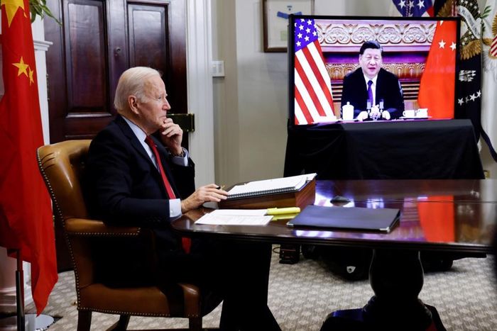 Tổng thống Mỹ Joe Biden trao đổi trực tuyến với Chủ tịch Trung Quốc Tập Cận Bình. Ảnh: Reuters