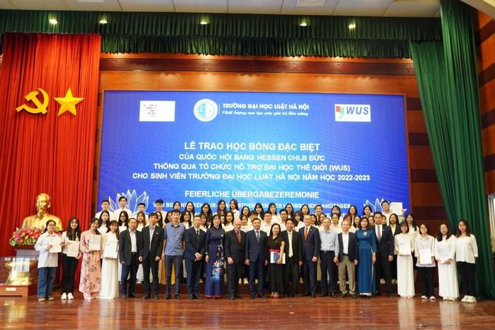 học bổng hlu