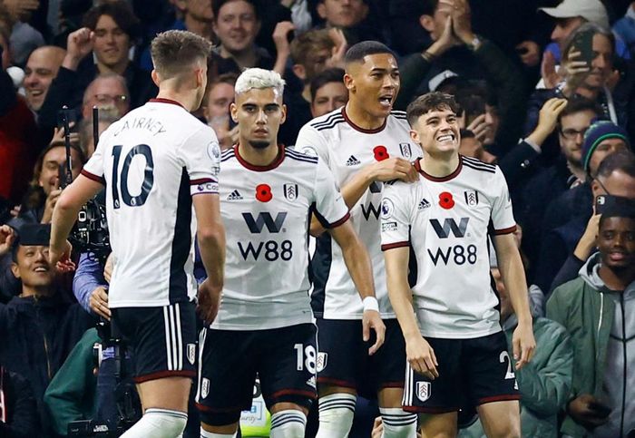 Daniel James ghi bàn vào lưới đội bóng cũ