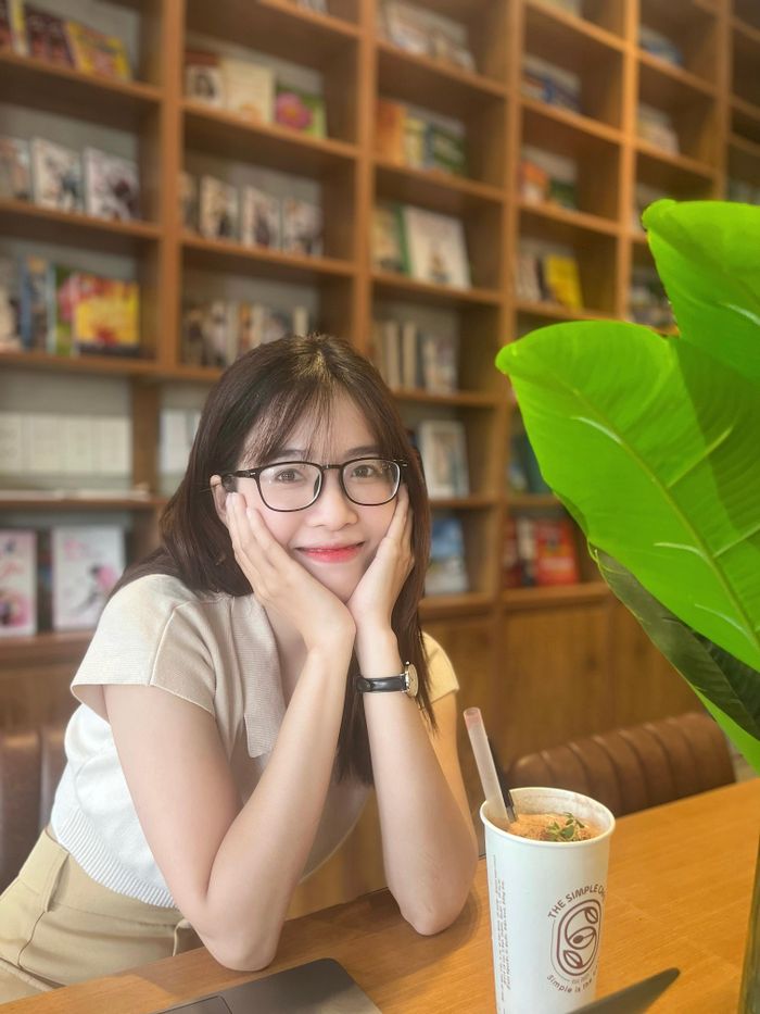  Theo Bảo Nhi, hiện nay, nhiều bạn trẻ “thần tượng hóa” công việc freelance và khiến nó trở thành “công việc trong mơ”. Ảnh: NVCC. 