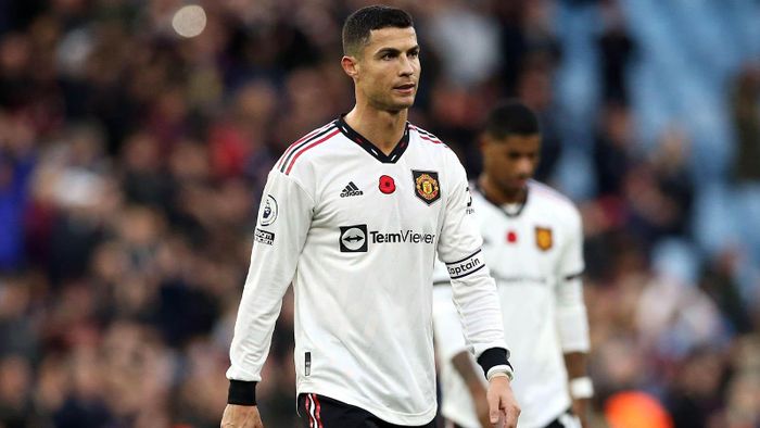  Hồi đầu mùa, Ronaldo nói trên mạng xã hội rằng sẽ có ngày anh tiết lộ toàn bộ sự thật về những vấn đề xoay quanh mong muốn ra đi của mình. Ảnh: Reuters. 