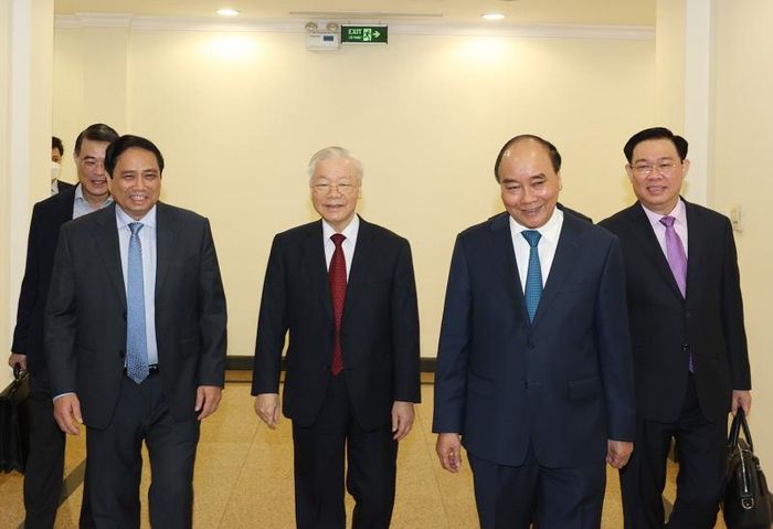 Tổng Bí thư Nguyễn Phú Trọng, Chủ tịch Nước Nguyễn Xuân Phúc, Thủ tướng Chính phủ Phạm Minh Chính, Chủ tịch Quốc hội Vương Đình Huệ dự hội nghị. Ảnh: Trí Dũng