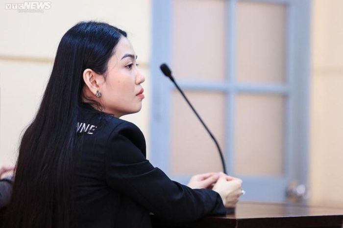 Bị hại Phạm Lệ Khanh tại phiên tòa. (Ảnh: Hoàng Thọ)