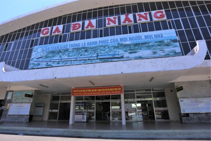 Theo đồ án điều chỉnh quy hoạch chung đến năm 2030 tầm nhìn đến năm 2045, ga đường sắt mới sẽ được di chuyển lên khu vực Bà Nà - Suối Mơ (huyện Hòa Vang).