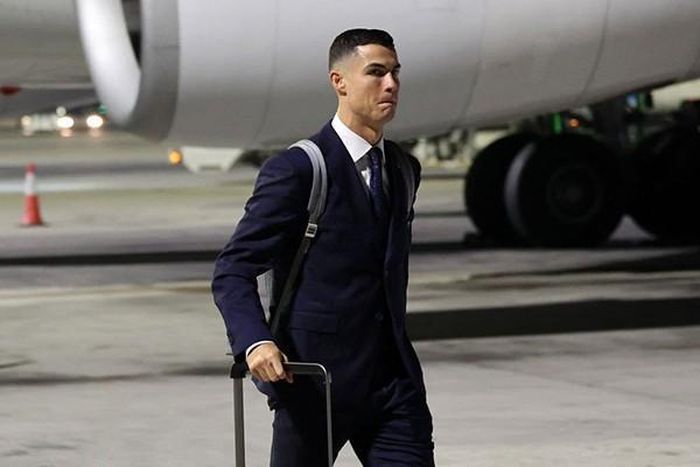 Theo đó, MU có thể kiện Ronaldo vì những lời lẽ khiến hình ảnh CLB bị tổn hại, trong cuộc trả lời phỏng vấn MC Piers Morgan