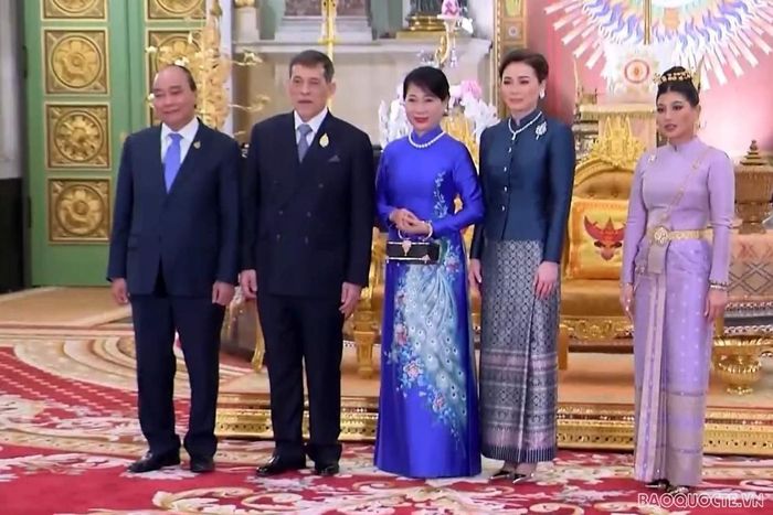 Chủ tịch nước Nguyễn Xuân Phúc và Phu nhân hội kiến Nhà vua Maha Vajiralongkorn và Hoàng hậu Thái Lan.