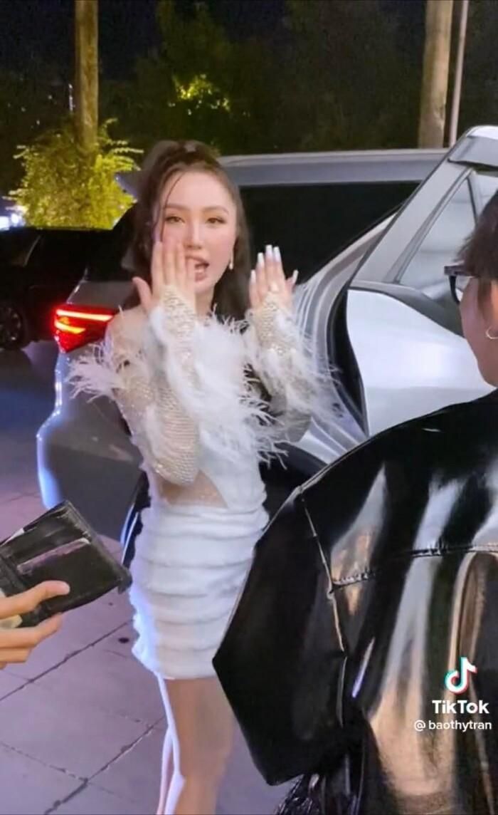 Sau khi Bảo Thy gỡ móng tay.