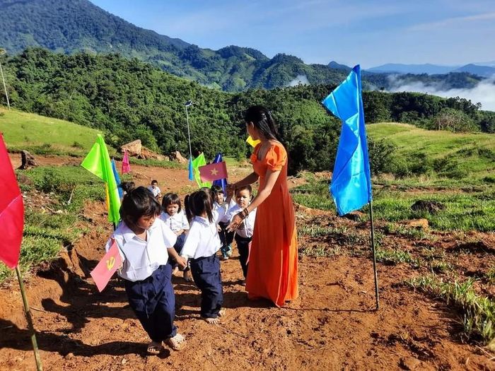 GS.TS Nguyễn Văn Minh, Hiệu trưởng Trường ĐH Sư phạm Hà Nội: “ Bổn phận và vinh quang của các em là đi để thay đổi cuộc đời”. (Ảnh minh họa) 