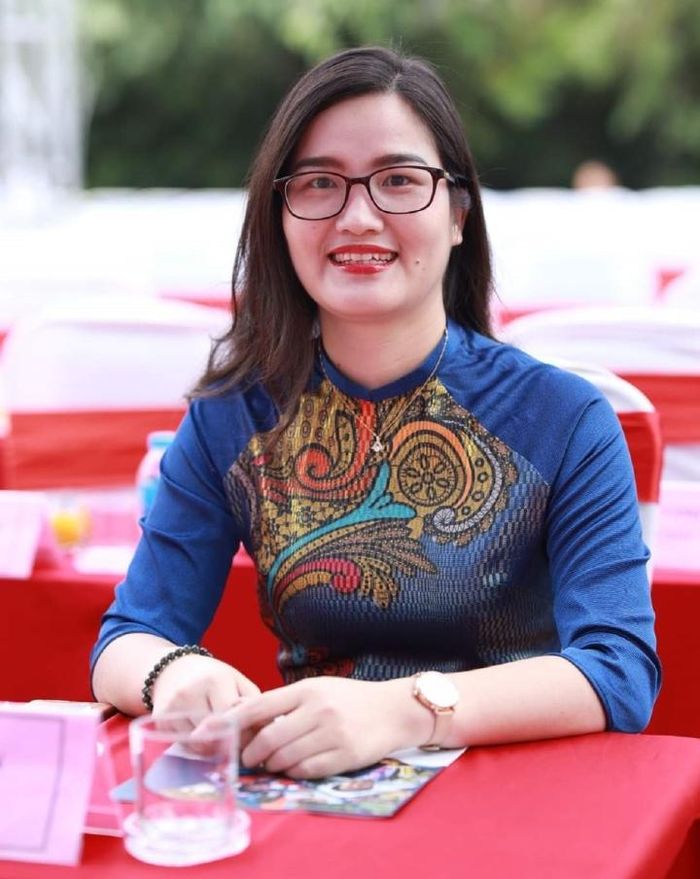 Cô Hoàng Mận là một trong những nhà quản lý giáo dục trẻ nhất Thủ đô khi mới 26 tuổi.