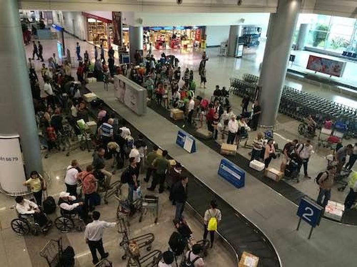 Dây chuyền hành lý tại Cảng Hàng không quốc tế Tân Sơn Nhất