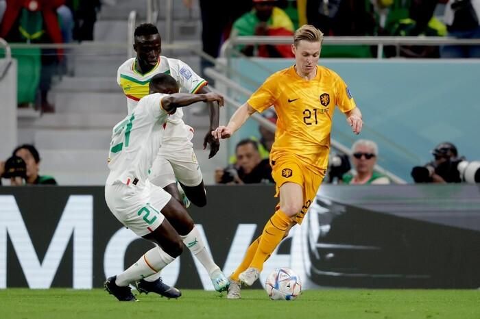 De Jong có đường kiến tạo ở phút 84.