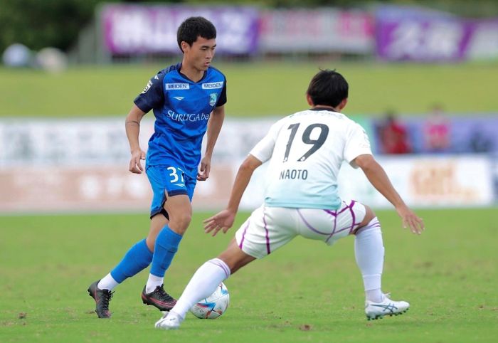 Tiền vệ Ngọc Long chơi 20 phút trong gần một năm ở J3 League của Nhật Bản. 