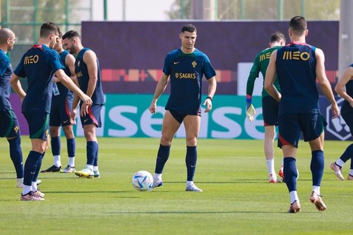  Thậm chí, trong buổi họp báo, huấn luyện viên Fernando Santos cho biết Ronaldo đang có thể trạng tuyệt vời để bước vào các trận ra quân của Bồ Đào Nha. (Ảnh: Hải An/Vietnam+) 