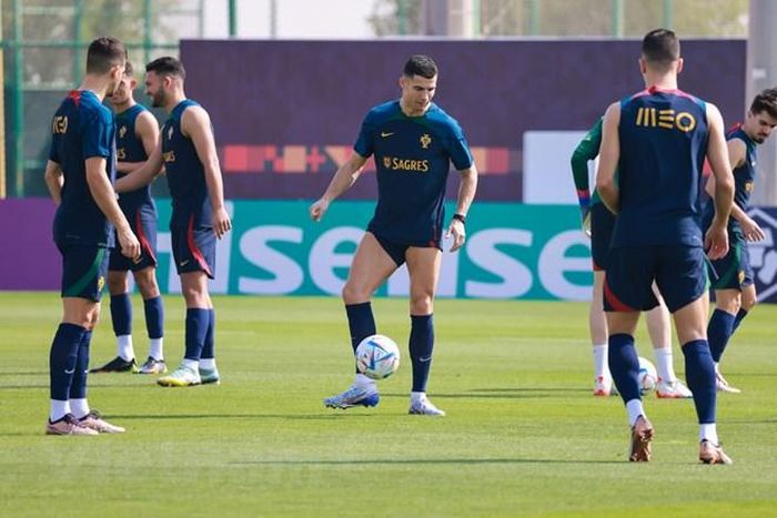  Tuy nhiên, Ronaldo đã trở lại và không cho thấy có dấu hiệu nào về dạ dày. (Ảnh: Hải An/Vietnam+) 