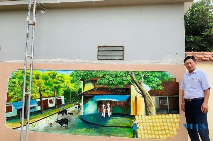 ...và trang trí những bức tranh bích họa, làm đẹp không gian sống.