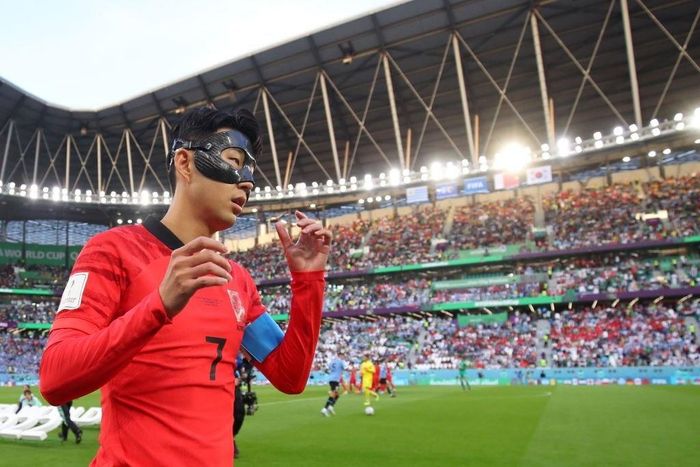  Son và đồng đội ra nghỉ khi tỷ số hiệp 1 là 0-0. 