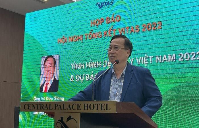Ông Vũ Đức Giang - Chủ tịch Hội Dệt may Việt Nam (Vitas) thông tin một số kết quả nổi bật năm 2022 với báo chí. Ảnh: Gia Cư