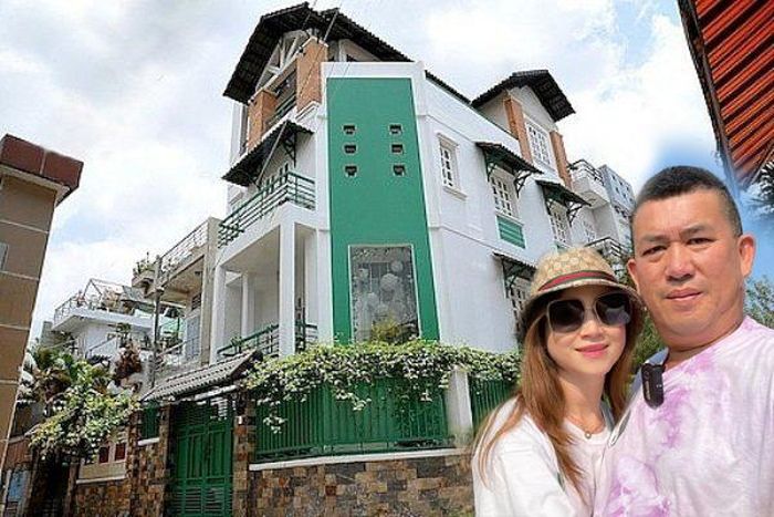 Trong đó, nam nghệ sĩ từng gây xôn xao mạng xã hội khi chia sẻ về ngôi biệt thự tiền tỷ ở trung tâm Sài Gòn. Ảnh: Dân Việt