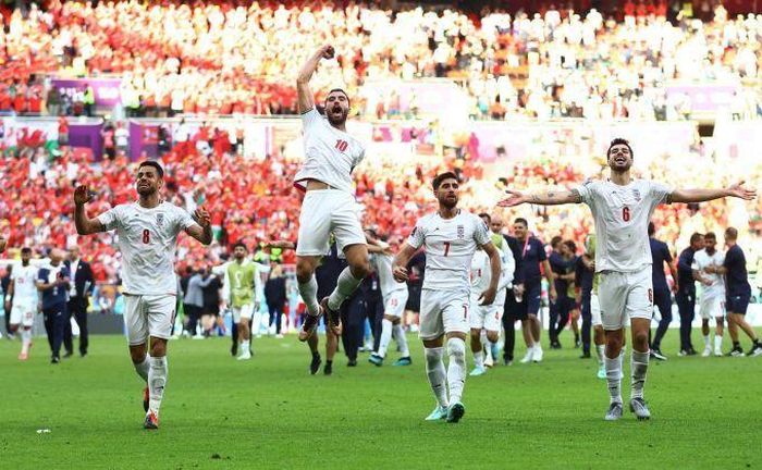 Iran thắng sốc Xứ Wales và thắp lên cơ hội đi tiếp tại World Cup 2022.