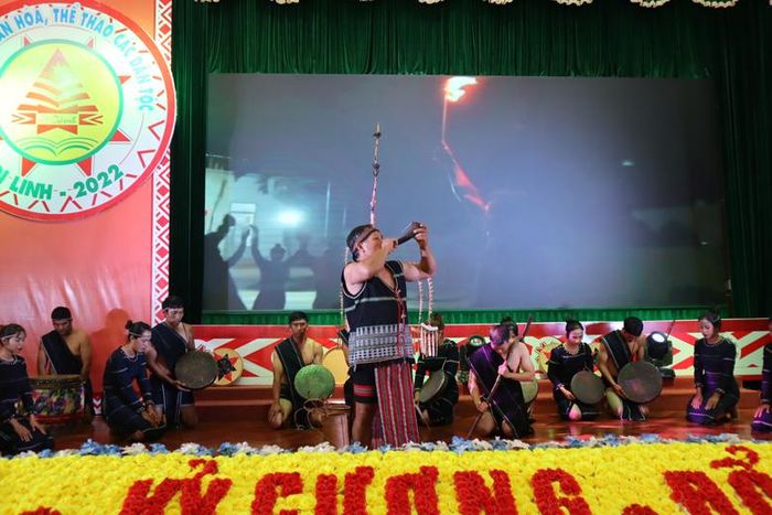 Tái hiện không khí đầy sử thi trên sân khấu
