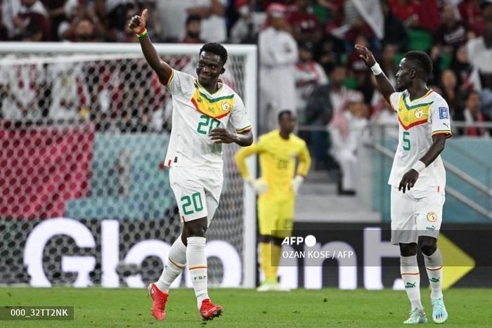 Bamba Dieng (số 20) ghi bàn thắng thứ hai cho tuyển Senegal. Ảnh: AFP