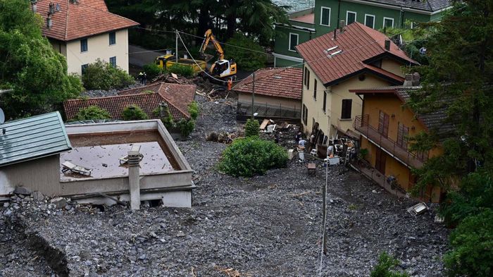 Hiện trường vụ sạt lở đất ở đảo Ischia khiến 13 người mất tích.