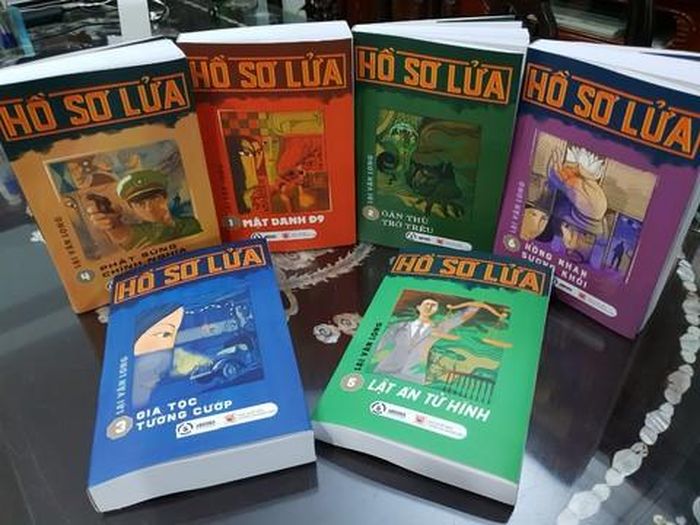 Bộ tiểu thuyết hình sự Hồ sơ lửa