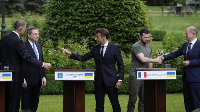 Theo thông tin của các nhà báo Stephen Erlanger và Lara Jakes đăng tải trên tờ The New York Times, hai phần ba các nước thành viên NATO đã hoàn toàn cạn kiệt dự trữ vũ khí mà họ có thể chuyển giao trong khuôn khổ hỗ trợ Kiev.
