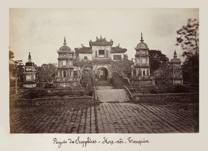 Chùa Liên Trì (pagode Supplice) bên hồ Hoàn Kiếm lúc chưa bị phá