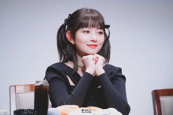 Rei là thành viên đông fan thứu 3 của IVE, chỉ sau Jang Wonyoung và Yu Jin