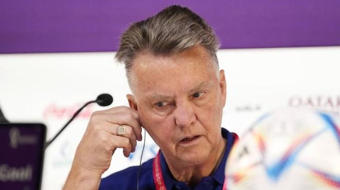 HLV Van Gaal đáp trả gay gắt truyền thông nước nhà khi bị nghi ngờ về năng lực