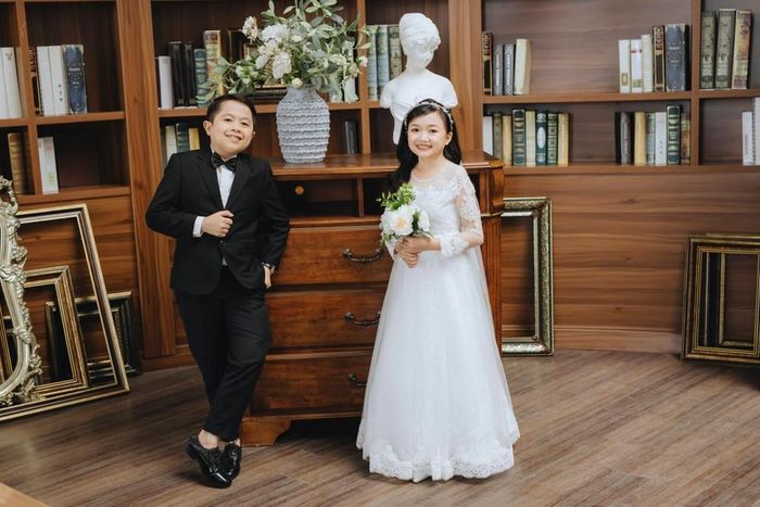 Hai vợ chồng anh chị đều mắc bệnh suy giảm tuyến yên, nhưng luôn lạc quan hướng về phía trước. Ảnh: NVCC