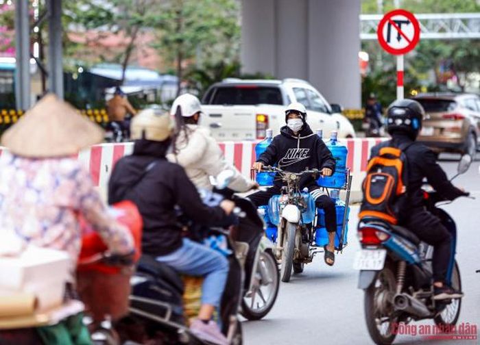 Đi ngược chiều bất chấp nguy hiểm.