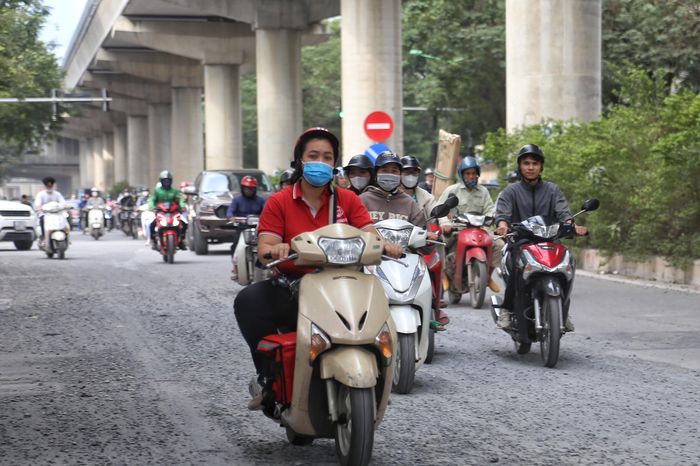 Theo đó, dự án có mục tiêu phát triển hệ thống vận tải hành khách công cộng đa phương thức, thân thiện môi trường; khuyến khích hành khách chuyển từ sử dụng các phương tiện cá nhân sang sử dụng phương tiện vận tải hành khách công cộng hướng tới tầm nhìn phát triển Thủ đô Hà Nội trở thành đô thị sinh thái, văn minh và hiện đại. Toàn bộ dự án được chia làm 3 hợp phần.