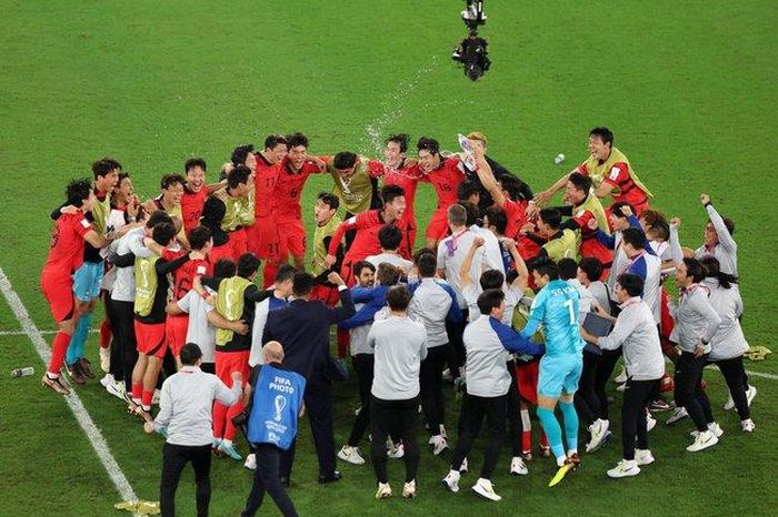 Đoàn quân HLV Bento mãi tới lúc này mới được phép "bung lụa"