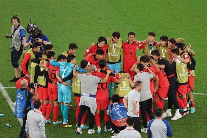 Khoảng thời gian chênh lệch chỉ là 6 phút nhưng rất dài với Son Heung Min và các đồng đội