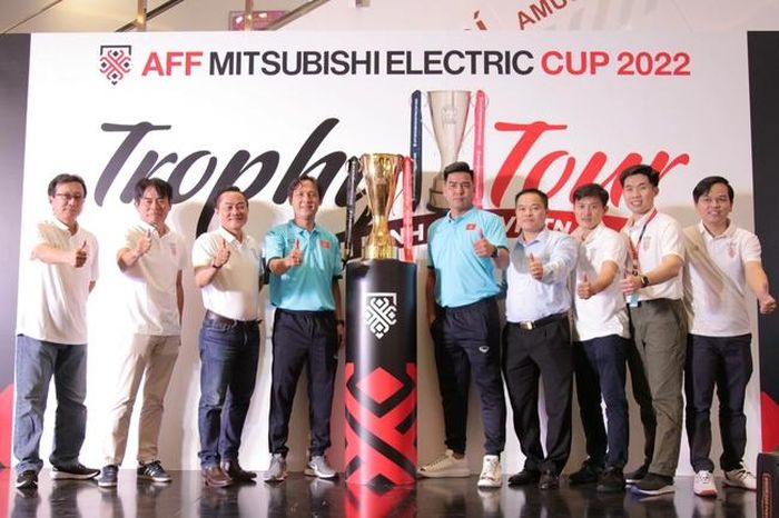 Các huyền thoại Việt Nam có buổi giao lưu, khuấy động bầu không khí trước thềm AFF Mitsubishi Electric Cup 2022. Ảnh: HD