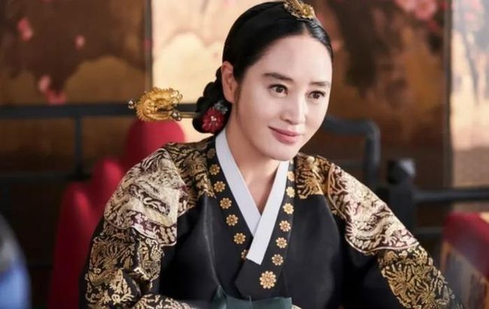 Nụ cười hạnh phúc của Nữ hoàng Hwa Ryung