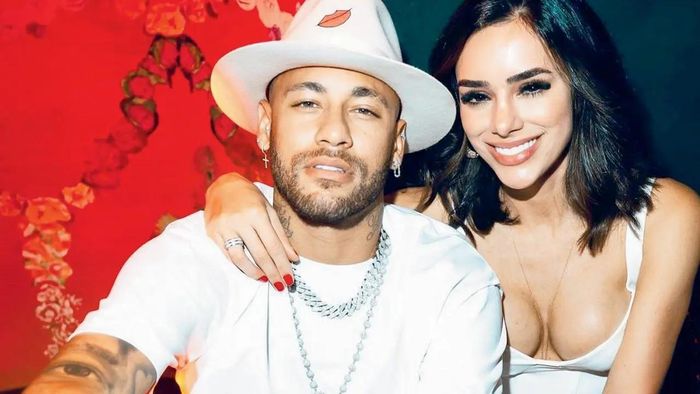 Neymar và Bruna Biancardi công khai hẹn hò đầu năm 2022.