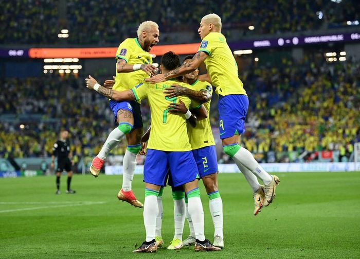 Brazil vào tứ kết World Cup sau khi thắng đậm Hàn Quốc 4-1